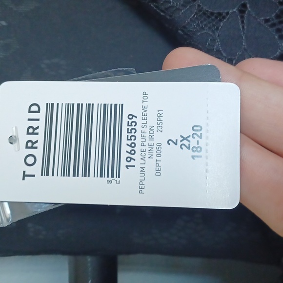 TORRID PEPLUM LACE PUFF SLEEVE TOP - Picture 6 of 8